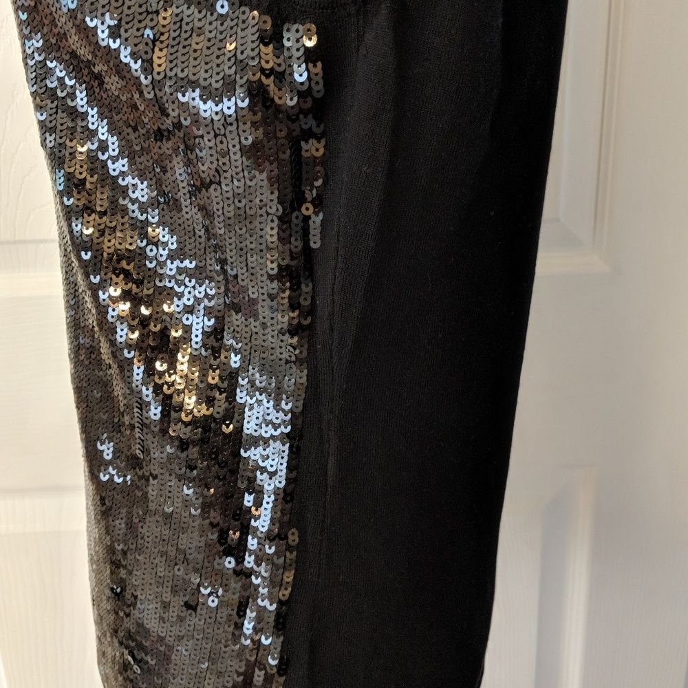 Cyrus Black Sequined Tank Top - Picture 4 of 5